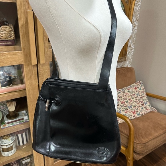 Longchamp Handbags - Longchamp Black Leather Shoulder Bag Minimalist Classic Tote Purse